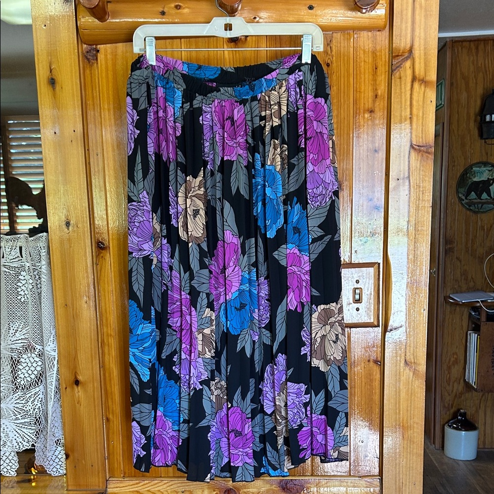 Antthony Black Pleated Midi Skirt with Purple & Blue Floral Print